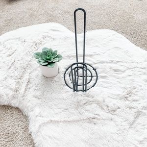 Black Metal Paper Towel Holder